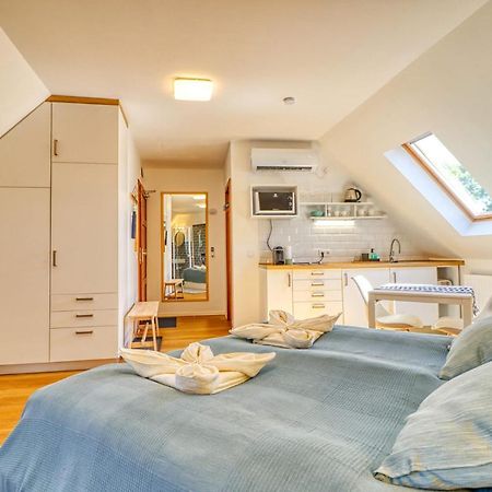 Barka Apartman Eger Buitenkant foto