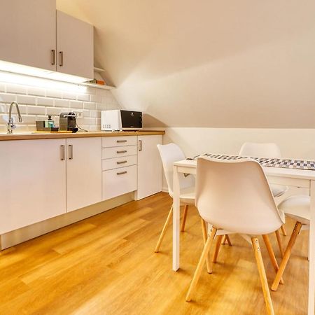 Barka Apartman Eger Buitenkant foto