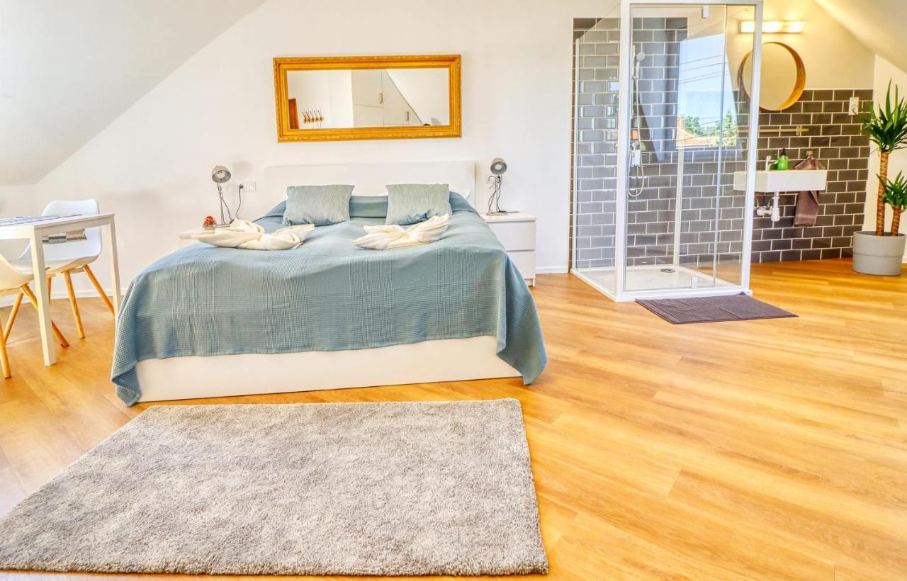 Barka Apartman Eger Buitenkant foto