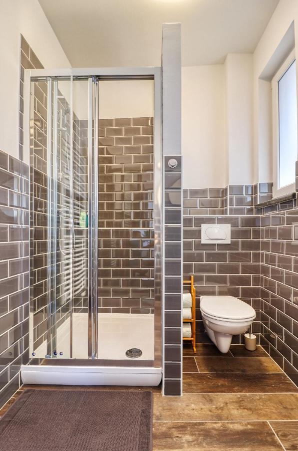 Barka Apartman Eger Buitenkant foto