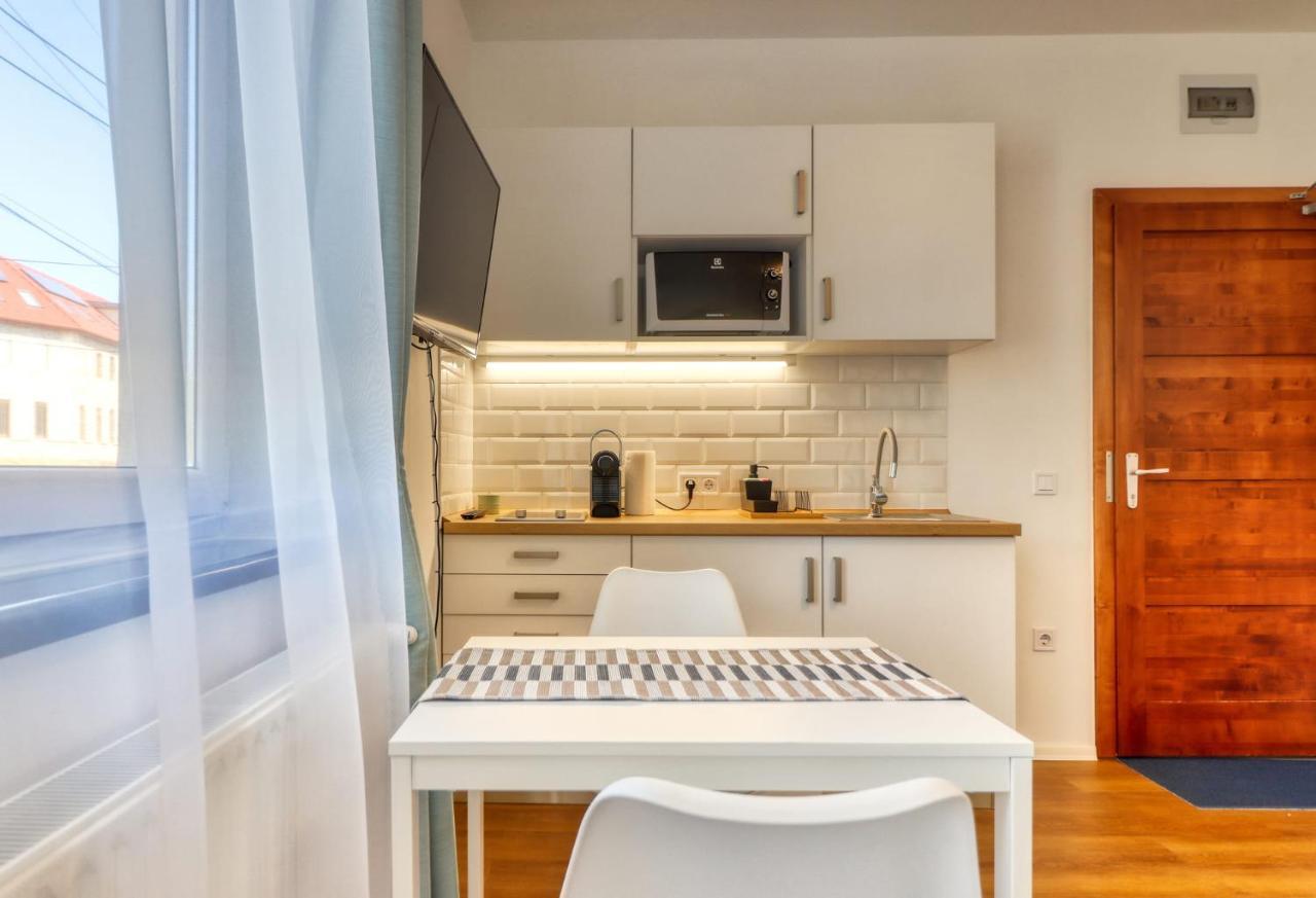 Barka Apartman Eger Buitenkant foto