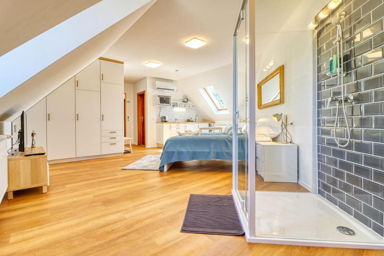 Barka Apartman Eger Buitenkant foto