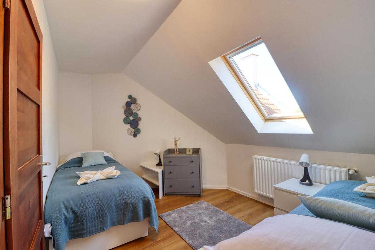 Barka Apartman Eger Buitenkant foto