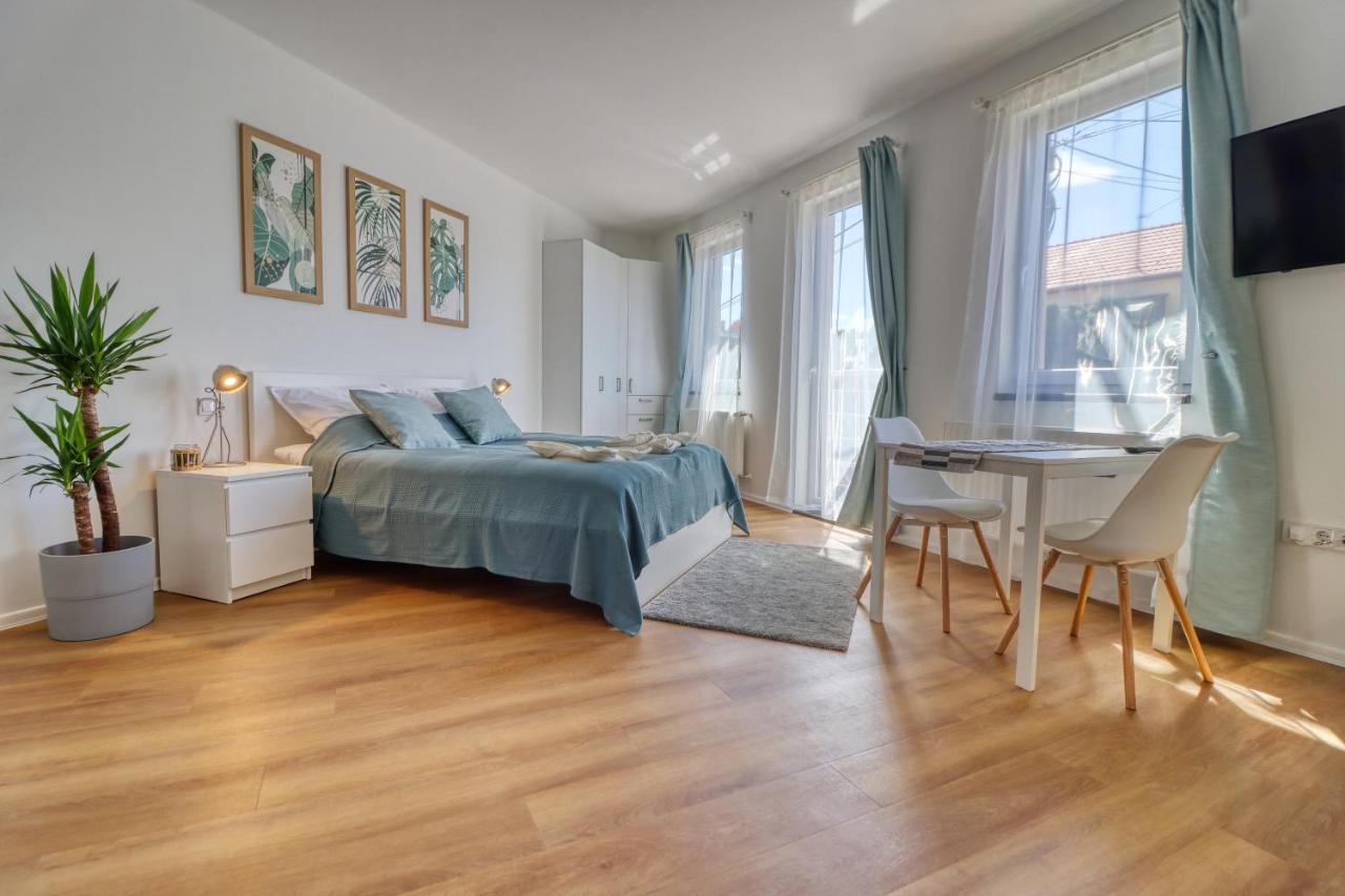 Barka Apartman Eger Buitenkant foto