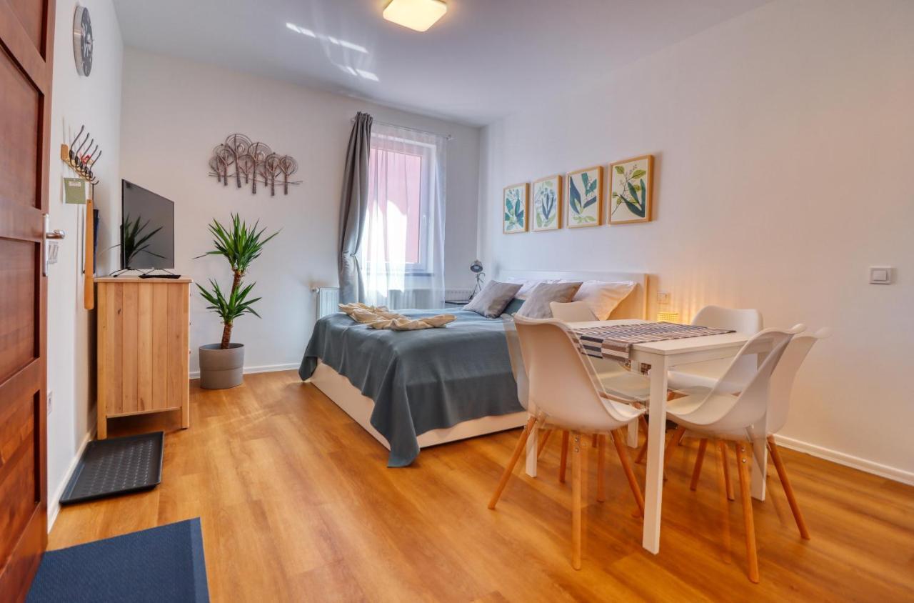 Barka Apartman Eger Buitenkant foto