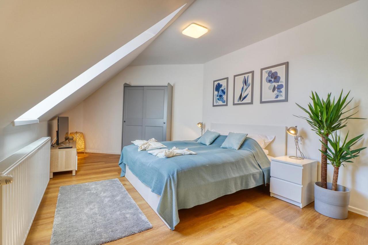 Barka Apartman Eger Buitenkant foto